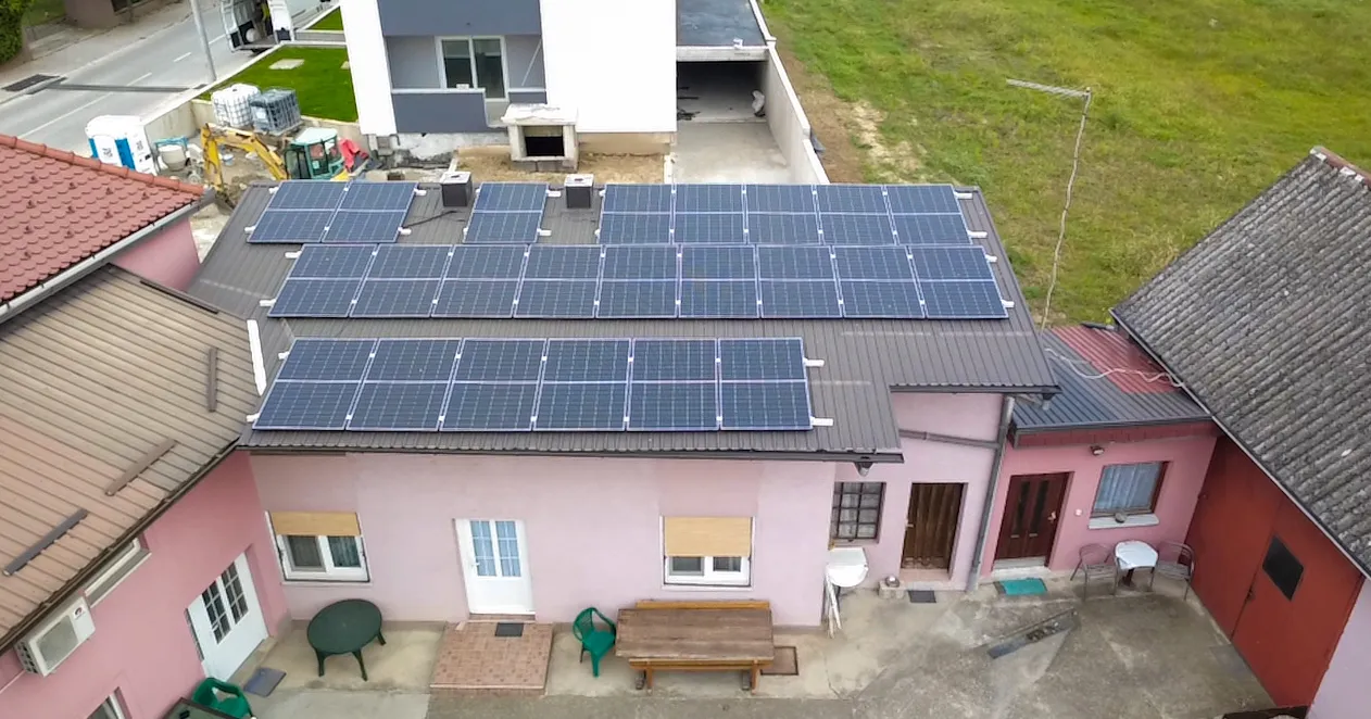 Solarna elektrana, pogled dronom, Odra