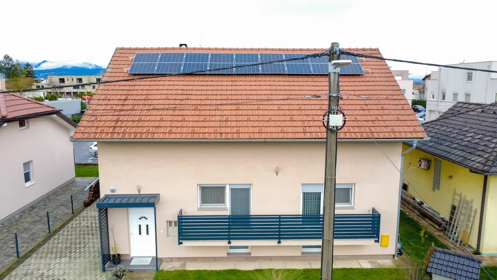 Solarna elektrana, pogled dronom, Samobor
