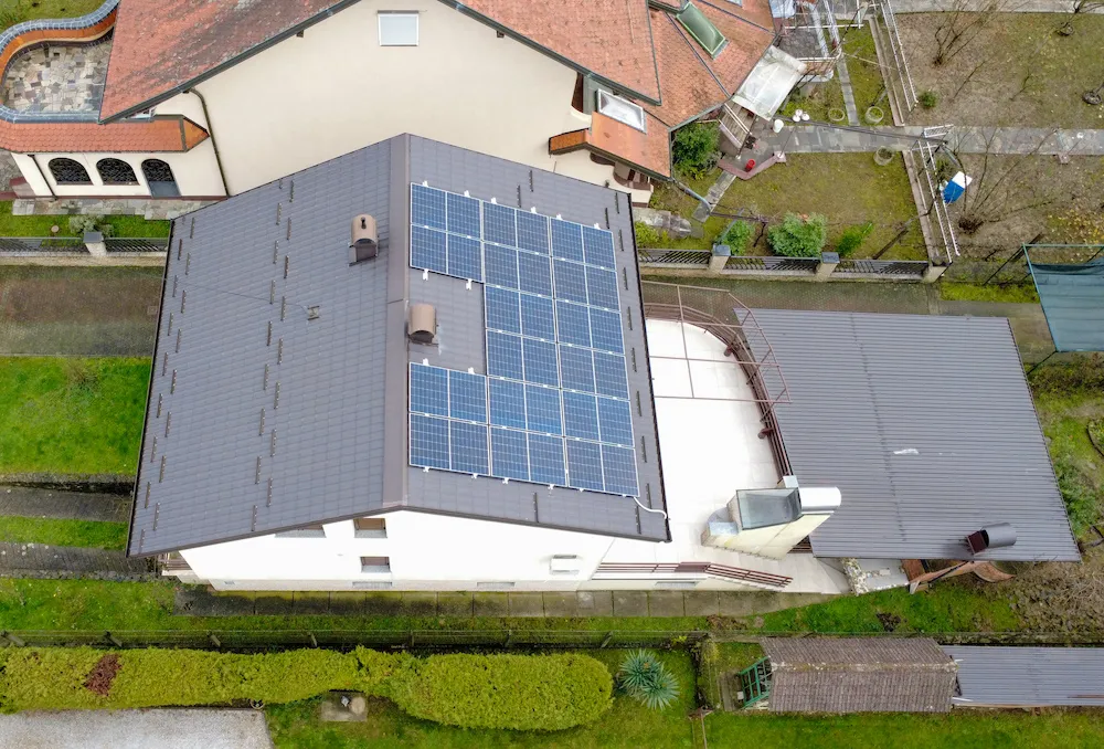 Solarna elektrana, pogled dronom, Novaki