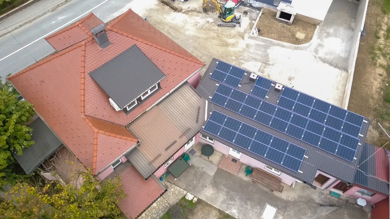 Solarna elektrana, pogled dronom, Odra
