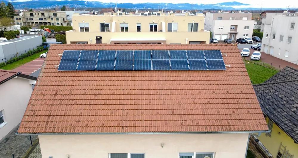 Solarna elektrana, pogled dronom, Samobor
